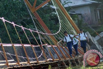 Derasnya sungai tak padamkan semangat pelajar Talakiak