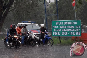 Penutupan pintu M1 timbulkan kemacetan di Rawabokor