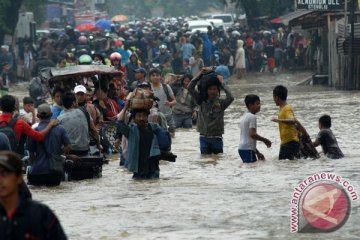 Banjir masih rendam perumahan di Kota Tangerang