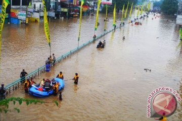 Jalan Raya Jatinegara terendam