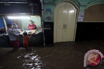 PLN Jakarta padamkan 130 gardu akibat banjir