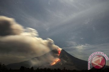 19 gunung api berstatus Waspada