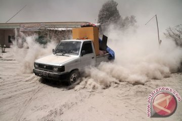 DPR desak pemerintah segera tangani bencana Sinabung