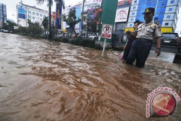 Sebagian wilayah Jakbar tidak bisa dilalui kendaraan