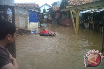 Daerah Kampung Melayu masih terendam  