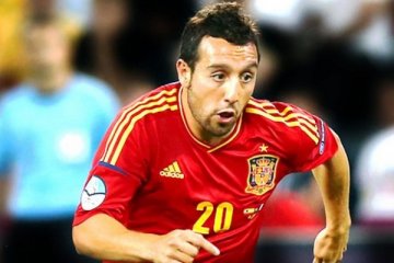 Dua gol Cazorla jaga Arsenal di puncak klasemen