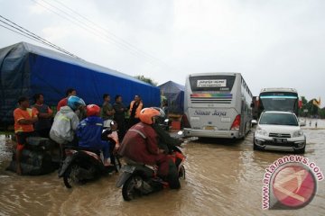 Terjebak macet 35 jam di jalur Pantura