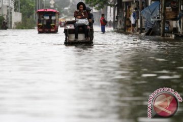 Korban banjir Tolitoli mengungsi