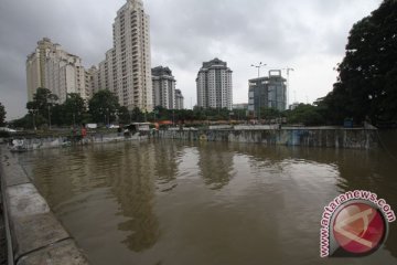 Banjir  turunkan omzet mall Jakarta