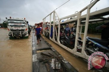 Jalur utama Pantura ditutup, arah Subang padat