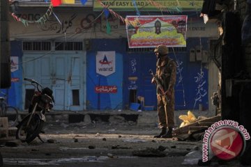 Mobil pengawal tim vaksinasi polio Pakistan dibom, tujuh tewas