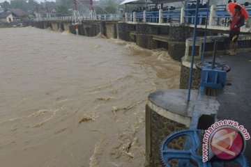 Bendung Katulampa kembali siaga tiga banjir