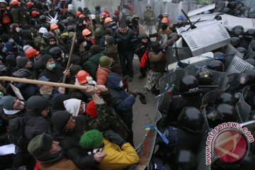 Polisi semprot demonstran Ukraina