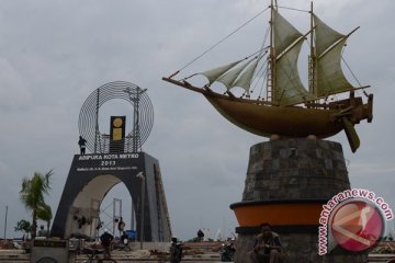 Taman bunga Anjungan Pantai Losari dirusak jelang kunjungan Presiden Jokowi