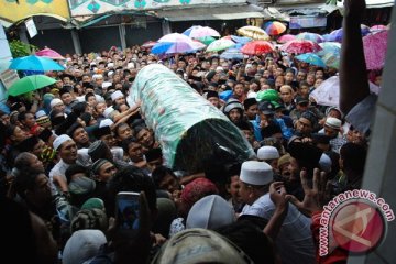 Ribuan pelayat iringi pemakaman kiai Sahal Mahfudz