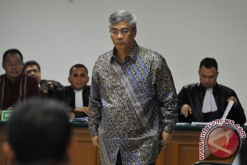 Akil didakwa samarkan harta Rp160 miliar