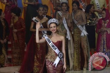 Puteri Indonesia Elvira Devinamira kesengsem rujak soto