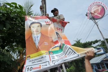 Penertiban Atribut Kampanye