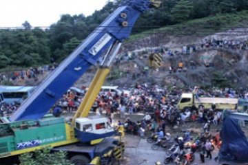 Trailer Terguling/Joko Sulistyo