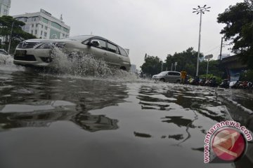 Sejumlah ruas jalan di Jakarta tergenang