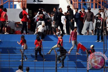 Pengrusakan toko souvenir Persija, Polda Metro tunjukkan foto 15 polisi kepada korban