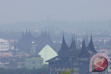 Sebagian wilayah Sumbar diselimuti kabut asap