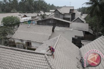 Erupsi Kelud sebabkan PLN matikan listrik 30.000 pelanggan