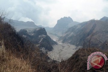 Gelegar dari arah Gunung Kelud hebohkan warga