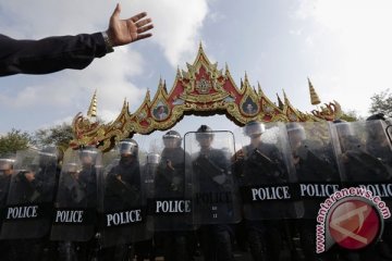 Pengunjukrasa kepung gedung pemerintah Thailand