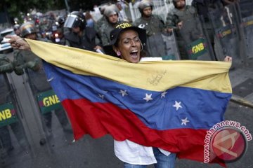 Gas air mata untuk pengunjukrasa anti-Maduro