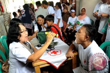 Caleg berikan pengobatan gratis bagi warga DKI 