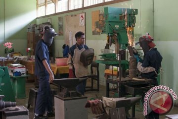 Persaingan lulusan SMK di pasar kerja makin ketat