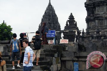 Gambar Candi Borobudur dan Prambanan hiasi trem di Rotterdam