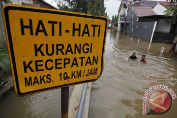 Aktivitas warga perumahan Nasio Bekasi lumpuh akibat banjir