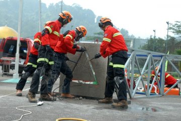Simulasi penyelamatan korban di Antam