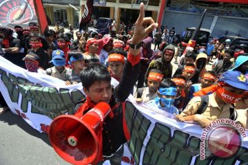TOLAK PENGGUSURAN