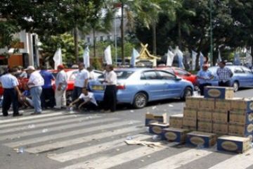 Tolak Penambahan Taksi/Joko Sulistyo