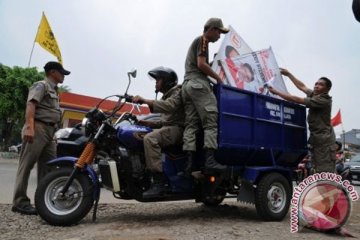 Tiga warga Madiun terluka tertimpa baliho caleg