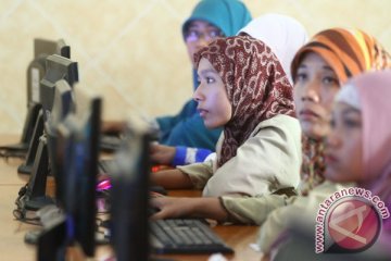 2.896 guru di Karimun ikuti uji kompetensi online