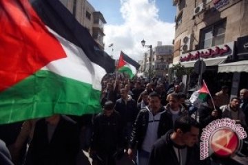 Pegiat Palestina dipindahkan dari lokasi Laut Mati dengan paksa