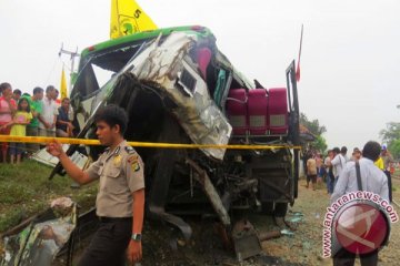 13 kereta memutar akibat kecelakaan KA Malabar