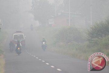 Bupati Agam minta warga kurangi aktivitas luar rumah