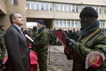 Orang-orang bersenjata serbu hotel Krimea