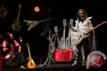 Otong "Koil" improvisasi dialog di "Rock Ekalaya"