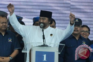 Surya Paloh mencoblos di TPS 01 Jalan Limo