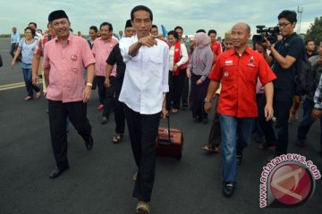 Jokowi ingatkan kader untuk awasi pemilu