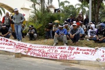 Demo Tuntut Air/Joko Sulistyo