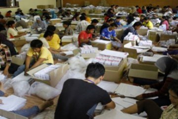 KPU Batam Kejar Target Pelipatan/Joko Sulistyo