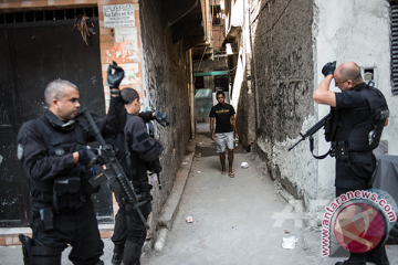 Pasukan keamanan bersihkan kawasan kumuh Rio