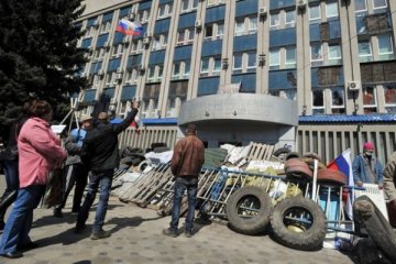 Warga pro-Rusia sandera 60 orang di Ukraina Timur